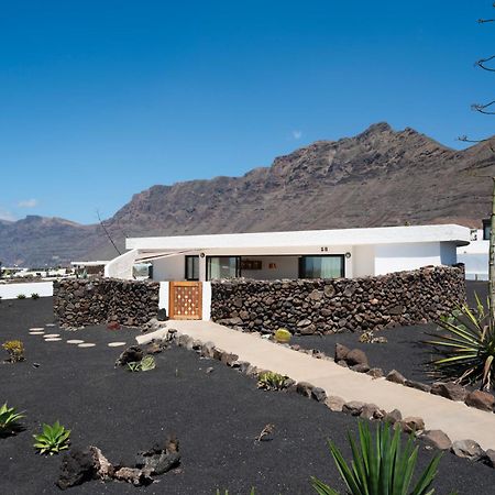 Lanzarote Famara Beach Bungalow المظهر الخارجي الصورة